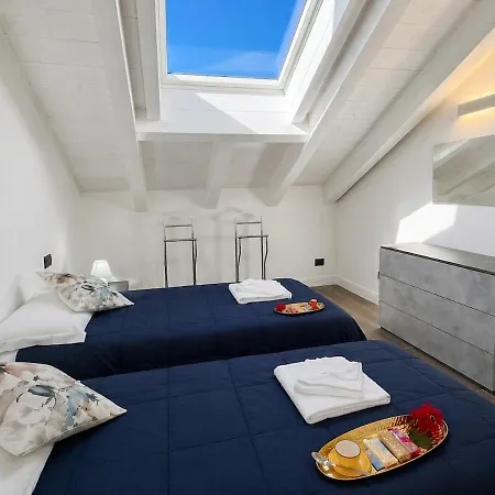 Apt. Aries - Penthouse Apartman Menaggio