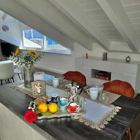 Apt. Aries - Penthouse アパート *