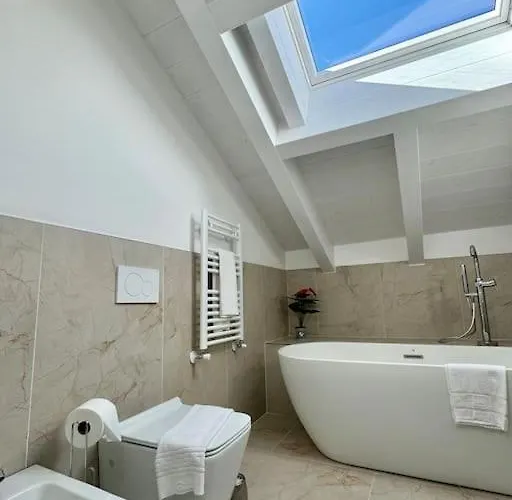Apt. Aries - Penthouse Daire Menaggio
