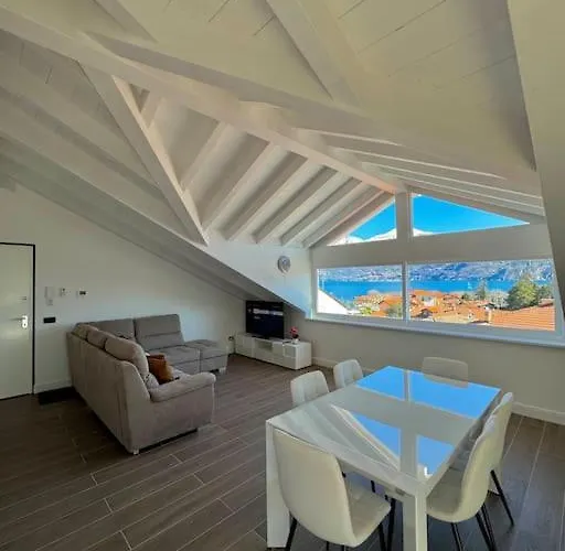 Daire Apt. Aries - Penthouse Menaggio
